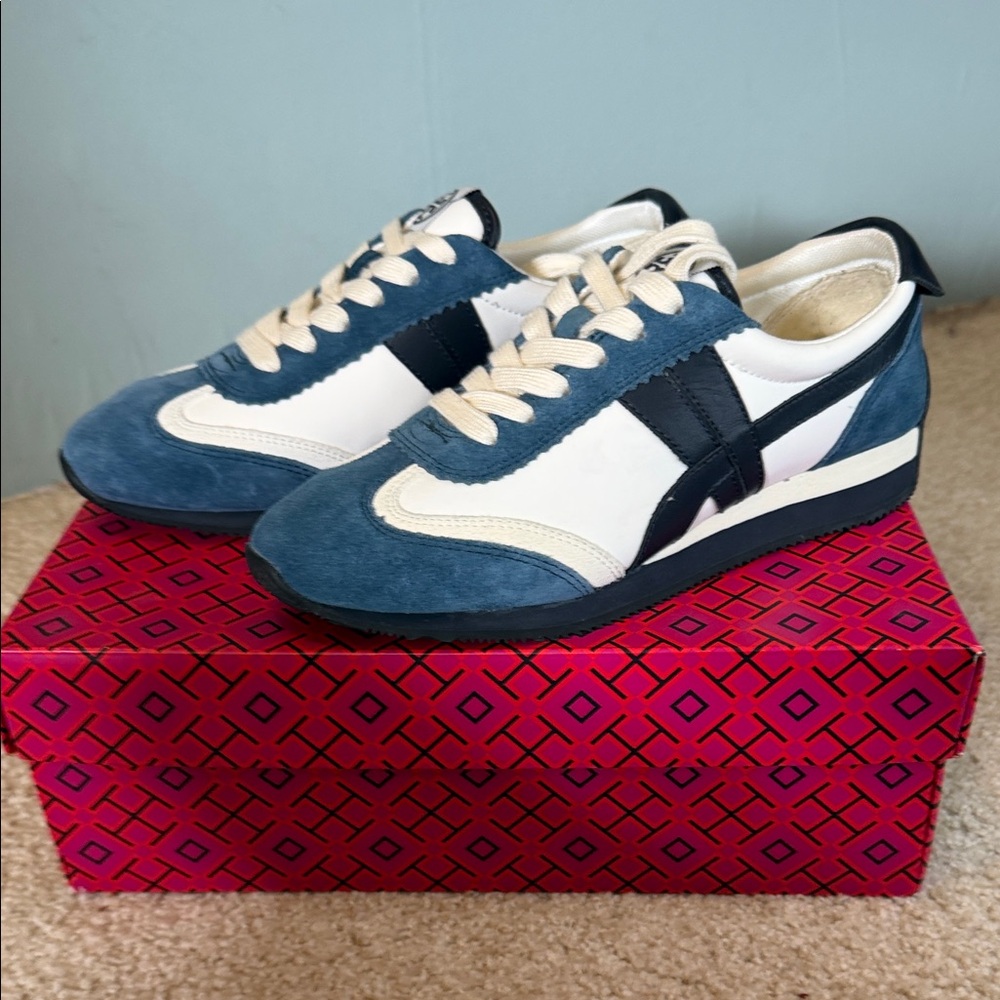 Tory Burch Hank sneaker nylon/suede size 6